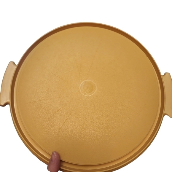 Vintage Tupperware Cake taker - Picture 4 of 7